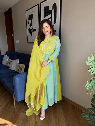 Sindhu Pure Mul Chanderi Embroidered Kurta Pant Set with Banarasi Lagadi Dupatta