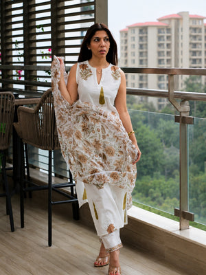 White Floral Booti Block Print Cotton Kurta, Dupatta & Pants Set