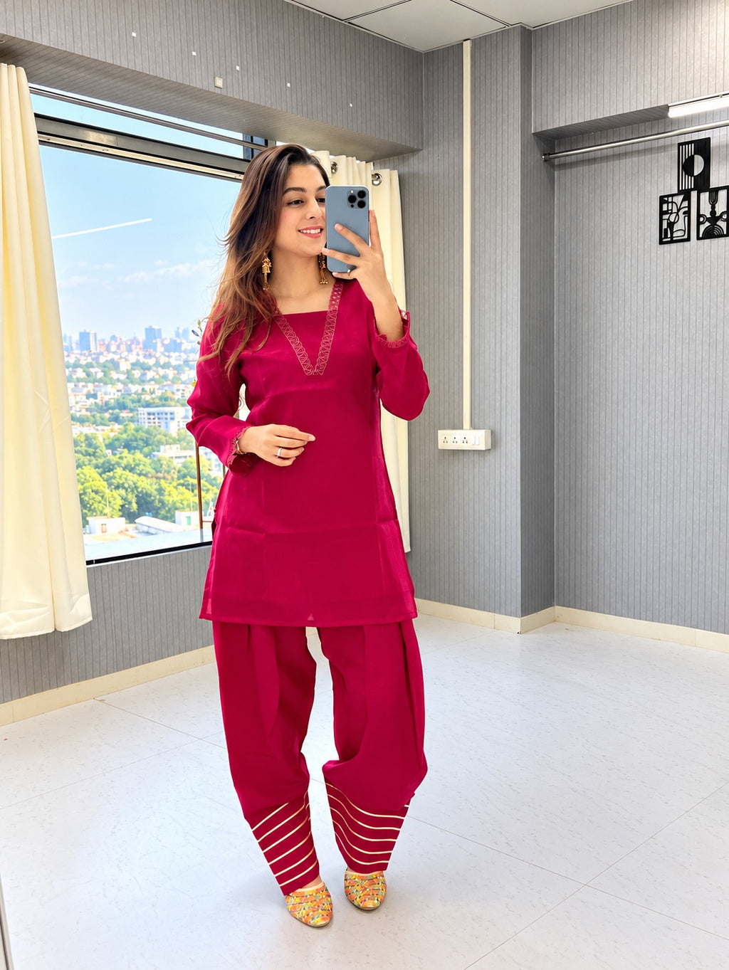 Aarika Magenta Mul Chanderi Gota Patti Kurta Pant Set
